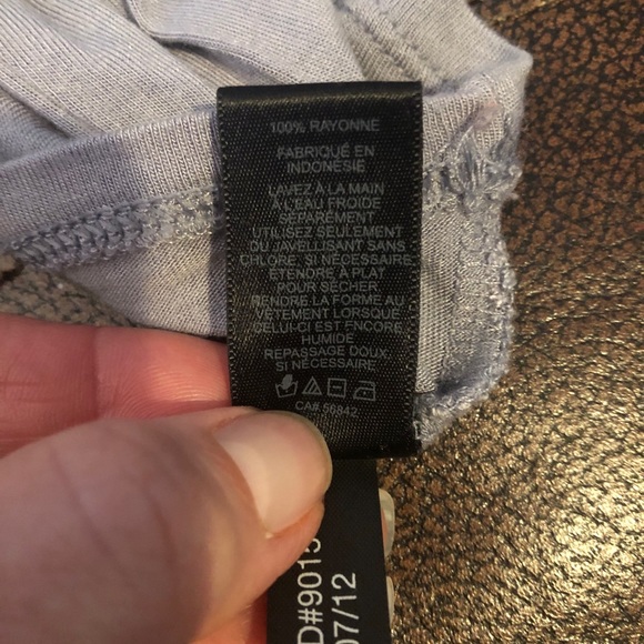 Misses cold shoulder top. - Picture 7 of 7